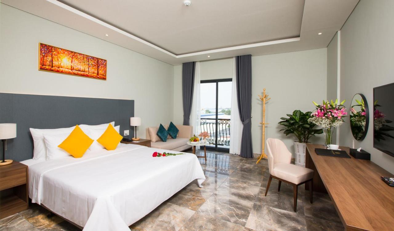 Phu Thang Grand Hotel Duc Hoa Exterior foto