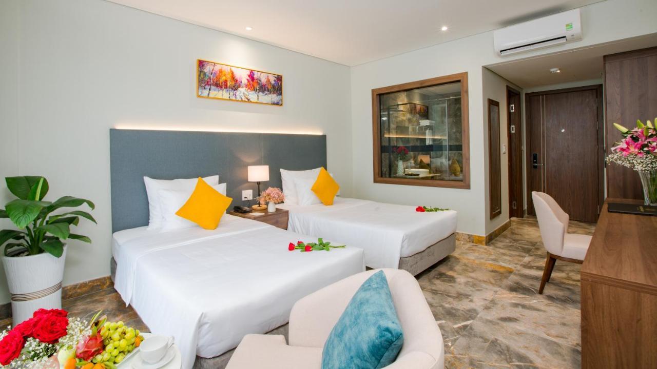 Phu Thang Grand Hotel Duc Hoa Exterior foto